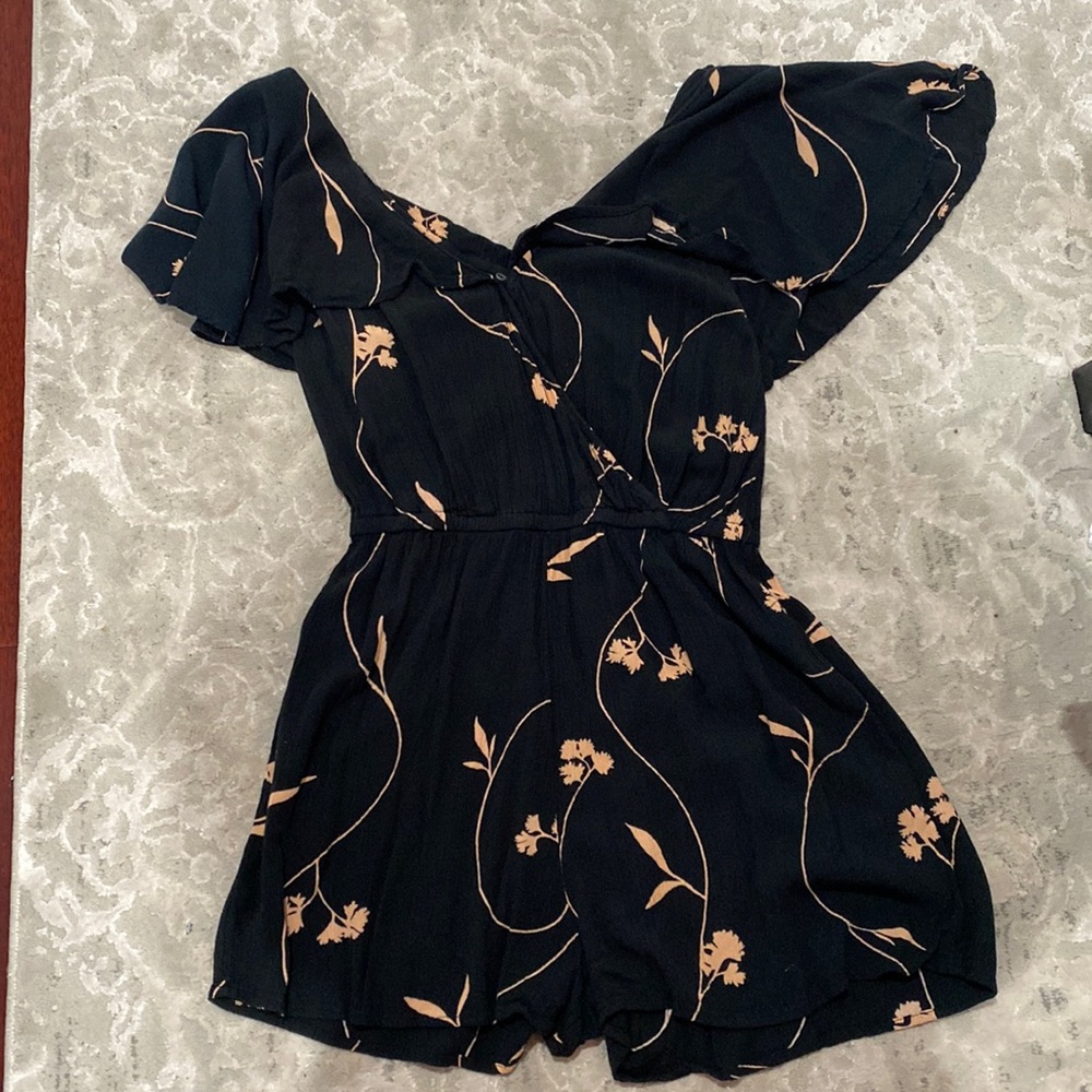 Billabong Medium Black Floral Jumper/Romper
